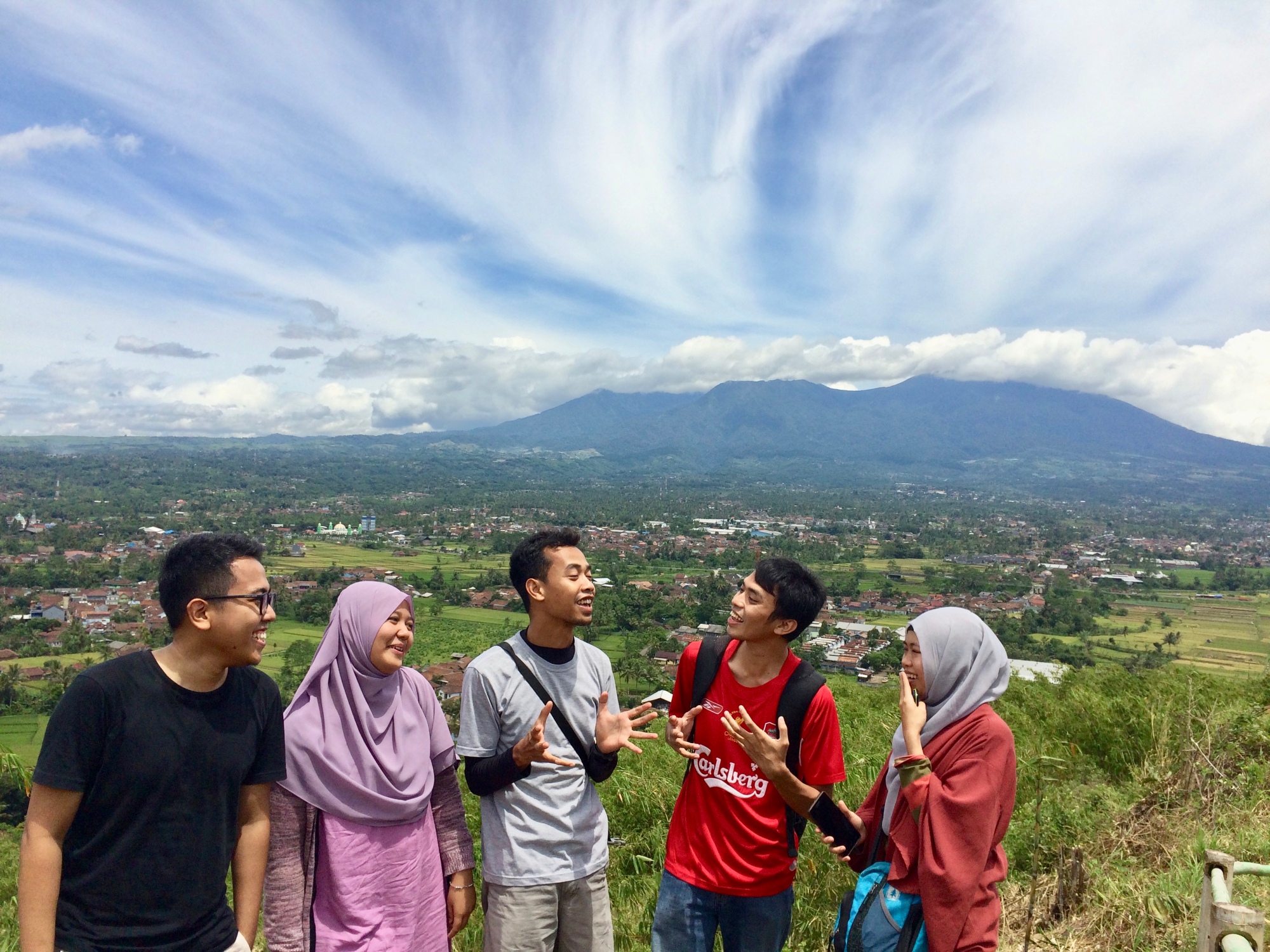 Hiking Manja ke Gunung Sunda – Traveteller